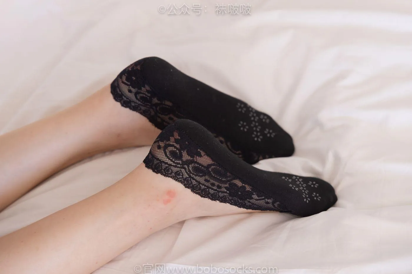 [BoBoSocks袜啵啵]NO.053 小甜豆-皮鞋、厚黑丝、黑色蕾丝船袜 [143P]插图2